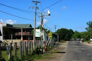 Say rượu, ném hỏng camera an ninh của công an ​