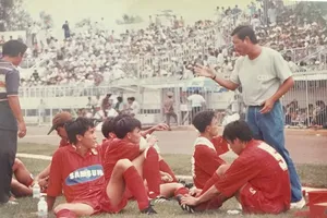 Bóng đá TP.HCM 'nợ' Nguyễn Kim Hằng nhiều lắm!