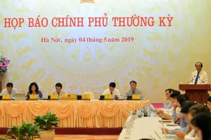 Buổi họp báo Chính phủ dưới sự chủ trì của Bộ trưởng, Chủ nhiệm Văn phòng Chính phủ, Người phát ngôn của Chính phủ Mai Tiến Dũng 