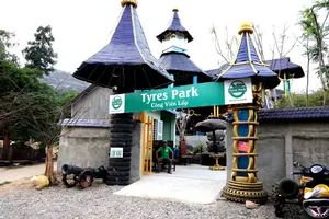 Ngỡ ngàng công viên lốp của 'phù thủy' Nguyễn Văn Phúng