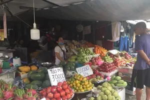 Chợ truyền thống cũng lao đao vì COVID-19 