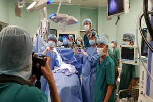 Nhìn lại hành trình tách rời cặp song sinh Trúc Nhi - Diệu Nhi