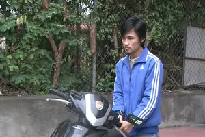 Vừa ra tù lại đi ăn trôm xe máy