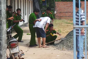 Truy bắt kẻ xông vào nhà trọ chém hai người thiệt mạng