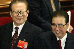 Vì sao tòa án Tây Ban Nha truy nã cựu lãnh đạo Trung Quốc