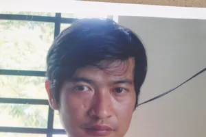 Khởi tố kẻ giết vợ vì ghen