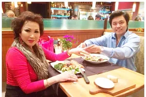 Vũ Hoàng Việt bị bồ già từ chối lời cầu hôn