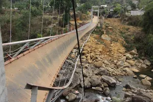 Sập cầu treo ở Lai Châu, 8 người thiệt mạng.