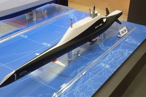 Chiến hạm tương lai SMX-25: Tàu nổi biết lặn