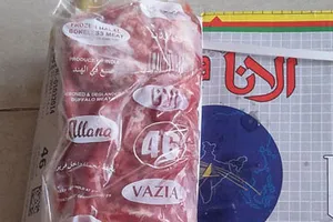 Treo thịt bò, bán thịt… lạ