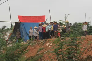 Yêu cầu xử lý vụ dựng lều phản đối DN gây ô nhiễm