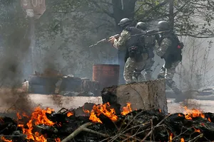 Ukraine tấn công dữ dội thị trấn Slavyansk, 5 người chết