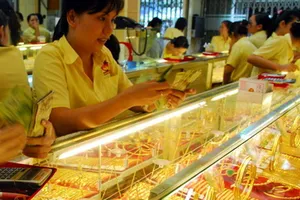 Giá vàng tăng nhẹ trong ngày cuối tuần