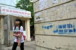 Tín dụng đen: Bao vây cổng trường, tấn công sinh viên