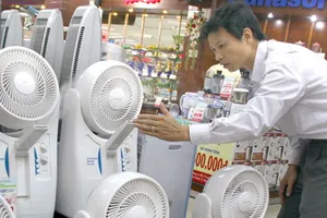 Hàng giải nhiệt bán chạy vì nắng nóng