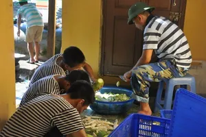 Khám phá chuyện bếp núc của các chiến sĩ ở Trường Sa 