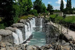 Những bức họa đường phố “khoan” sâu vào lòng đất!