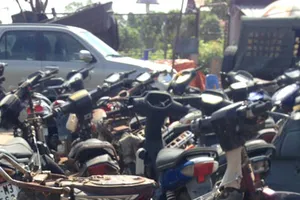 'Phù phép' xe phế liệu: 'Chợ' xe không giấy