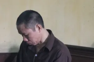 Mâu thuẫn nhỏ, dùng dao, cuốc chém chết hàng xóm