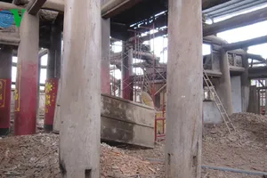 Trùng tu bằng cuốc, xẻng, đình cổ tan hoang như chiến trường