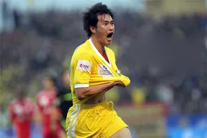 Công Vinh được mời sang Singapore thi đấu