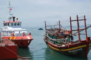 Tàu cá và bảy ngư dân gặp nạn đã thoát khỏi “móng vuốt” của Thần Sấm
