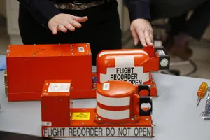 Giải mã hộp đen máy bay tìm nguyên nhân tai nạn 