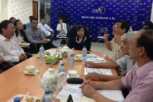  Bộ trưởng y tế đi kiểm tra hành nghề y tư nhân tại TP.HCM