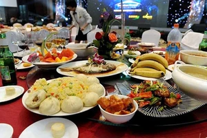 Tái chế đồ thừa: Hàng ôi thành món thơm đãi khách