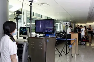 Diễn tập phòng chống Ebola ở sân bay Tân Sơn Nhất