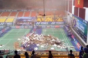 TP Hồ Chí Minh: Sập trần thạch cao Nhà thi đấu Phan Đình Phùng