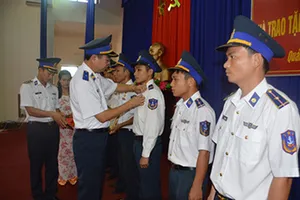 Trao tặng huy hiệu “Tuổi trẻ dũng cảm” cho 163 chiến sĩ cảnh sát biển vùng 2