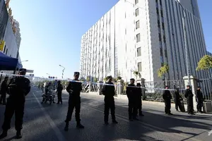 Trung Quốc ‘chống bạo động’ tại Tân Cương, 40 người chết