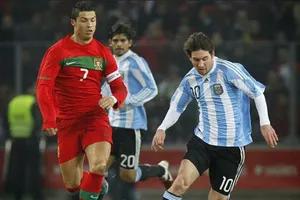 Messi sắp đối đầu Ronaldo: Thước đo tới QBV 