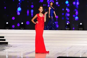 Ngắm dàn mỹ nữ Hoa hậu Hoàn vũ VN diện áo dạ hội 