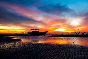 Bình minh trên bãi biển Đồng Châu