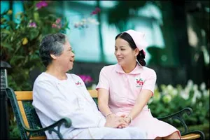 Điều dưỡng, hộ sinh phải có trình độ tối thiểu là cao đẳng