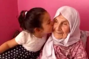 Bí quyết sống lâu của cụ bà 111 tuổi có 120 cháu chắt