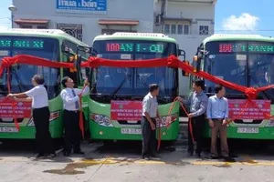 Đưa xe buýt mới về các xã Đất Thép Củ Chi