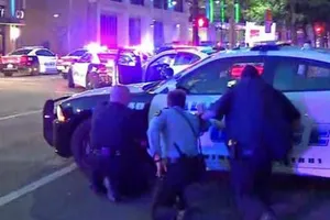 Màn đấu súng kinh hoàng khiến 5 cảnh sát Mỹ thiệt mạng