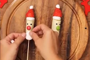 Tự làm ông già Noel từ trái cây