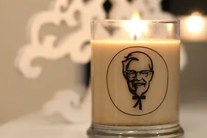 Thú vị với loại nến thơm có mùi gà rán KFC