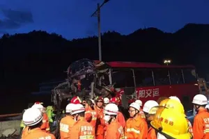 Tai nạn kinh hoàng ở Trung Quốc, hàng chục người chết