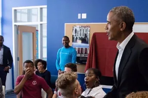 Ông Obama bất ngờ xuất hiện tại một trường học ở Mỹ