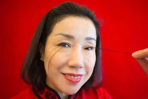 Choáng với phụ nữ có lông mi dài đến 12,4 cm