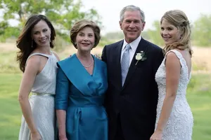 Con gái ông Bush từng mong cha tranh cử... thất bại