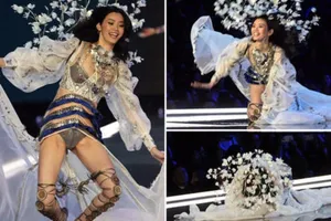 Siêu mẫu Trung Quốc 'vồ ếch' tại Victoria's Secret show