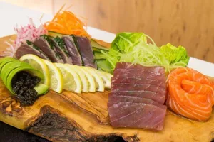 Bị sán dài 1,7 m ký sinh vì khoái ăn sushi