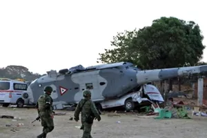 Trực thăng chở Bộ trưởng Mexico rơi, 13 người chết