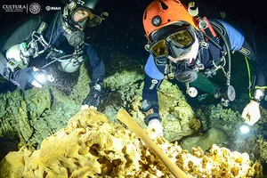 Hang động dài nhất thế giới có dấu tích người Maya cổ